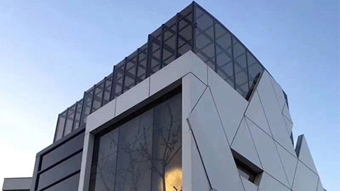 沈陽鋁單板幕墻廠家，塑造城市風(fēng)貌，展現(xiàn)品質(zhì)魅力！